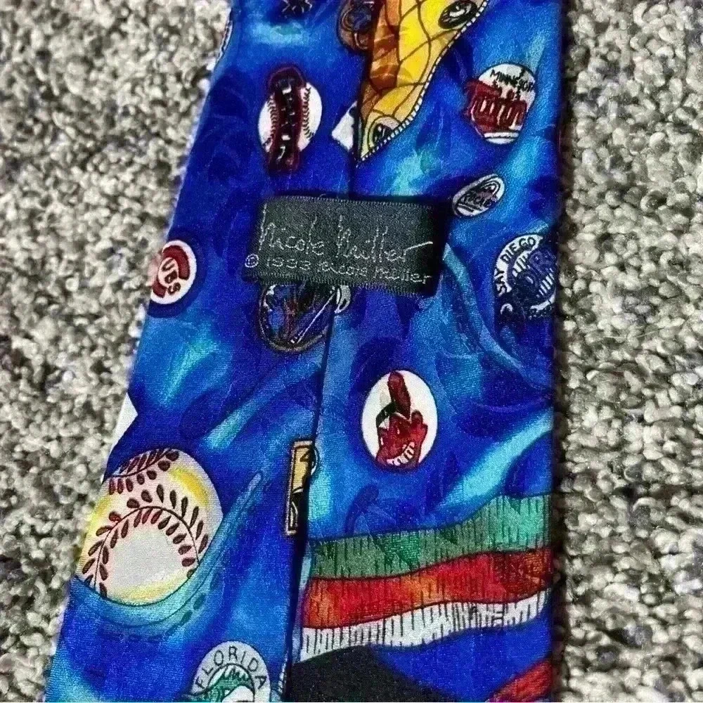 Nicole Miller Vintage 90s MLB Novelty Baseball Mens Neck Tie 100% Silk